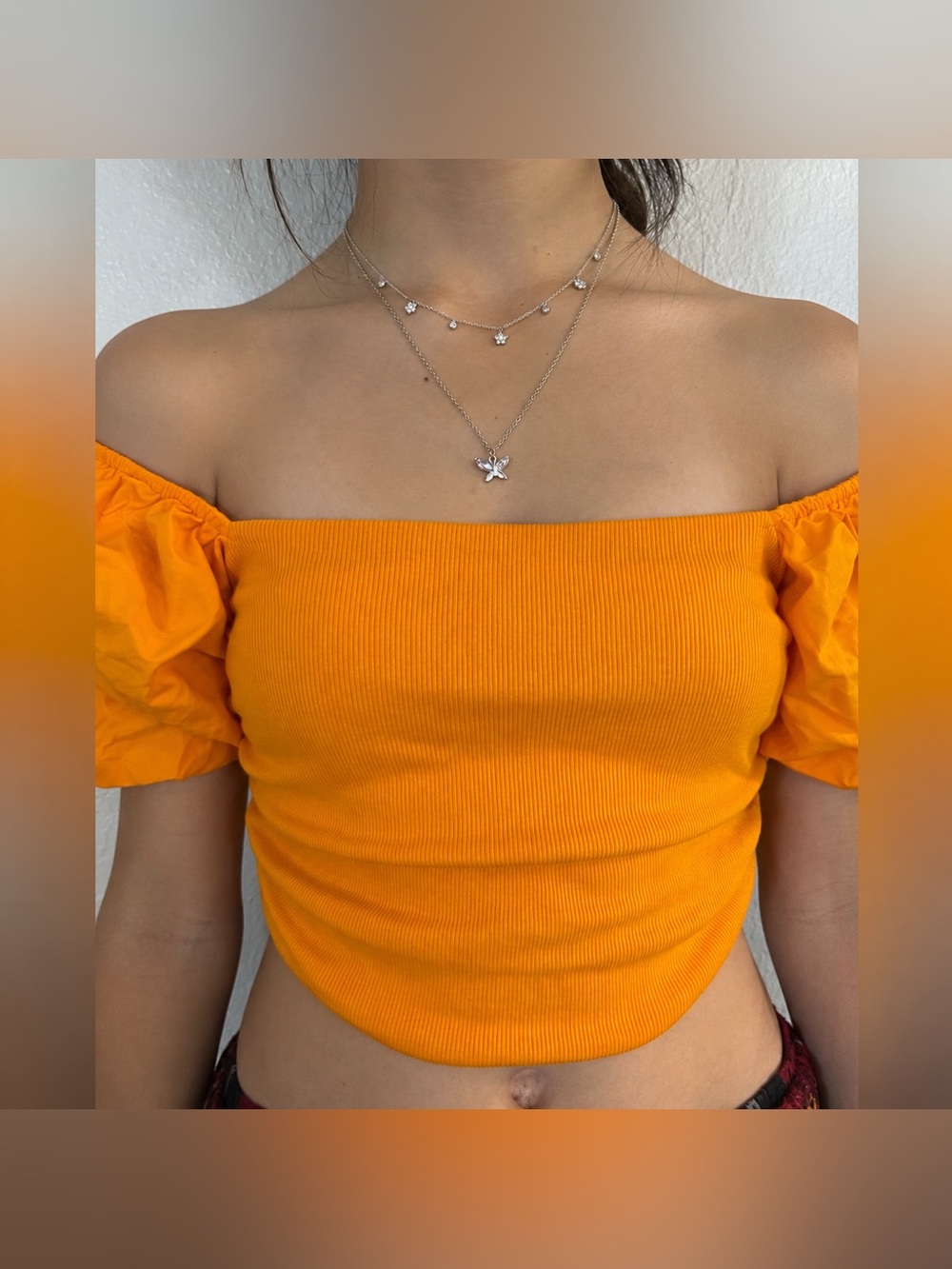 🔥BRAND NEW Zara crop top color yellow can be worn off the shoulder or on. Size M